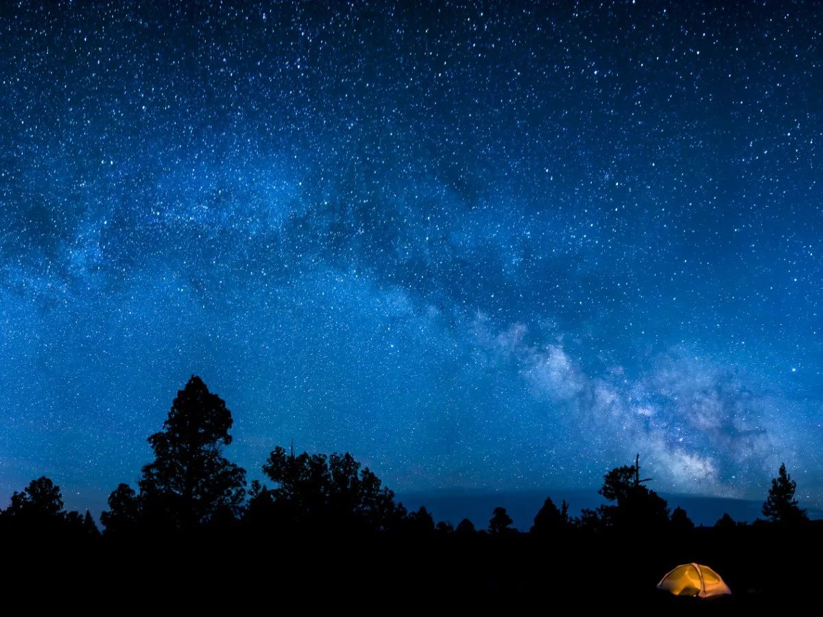 美国外交官手记:篝火、帐篷与星空