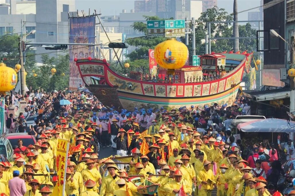 �������������ܵ�����̨���˵��������й��˵ľ����ɫ