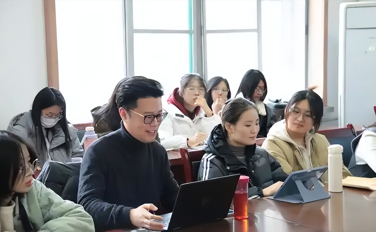 清华大学副教授刘瑜:我认识大量平庸得令人发指的文科博士