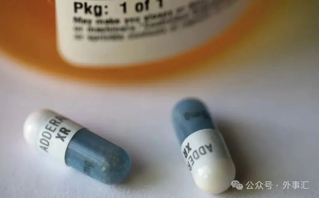 硅谷惊天丑闻!北大毕业女CEO逼10万人成瘾,狂赚上亿,口出狂言!