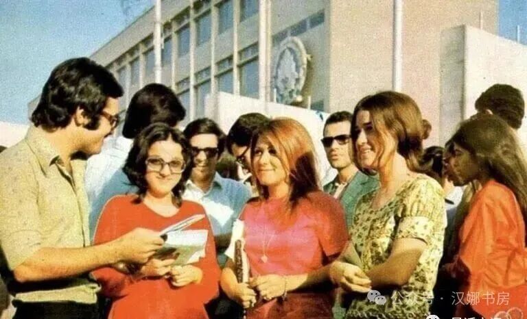 伊朗的纳尔吉斯们,她们为“女性、自由”终于看到了曙光