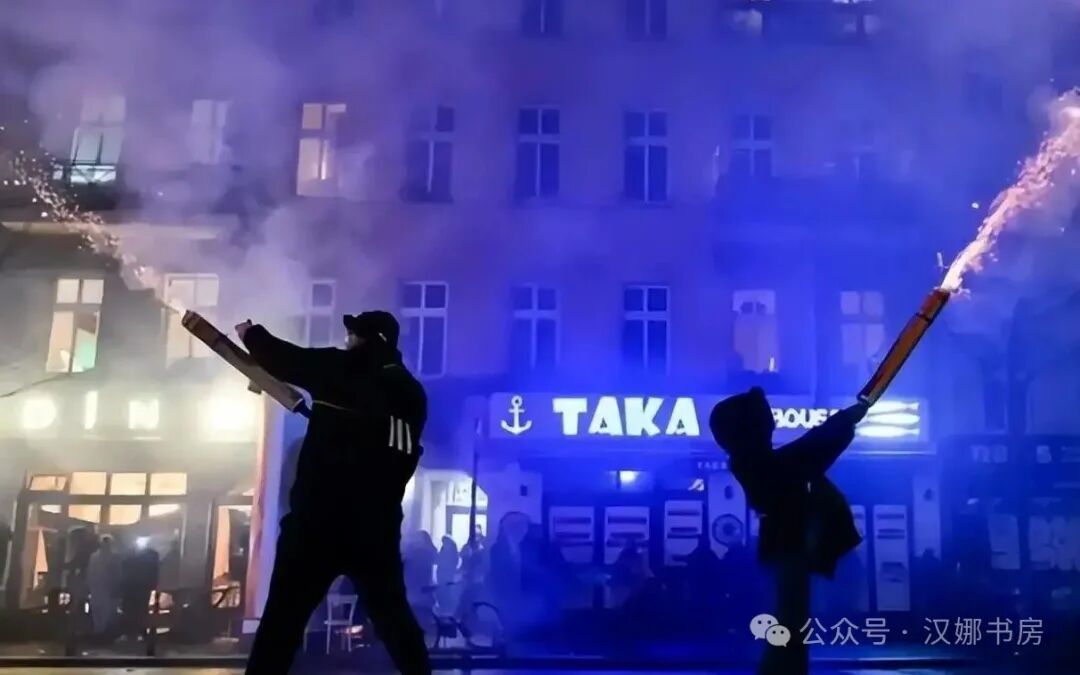 伊朗的纳尔吉斯们,她们为“女性、自由”终于看到了曙光