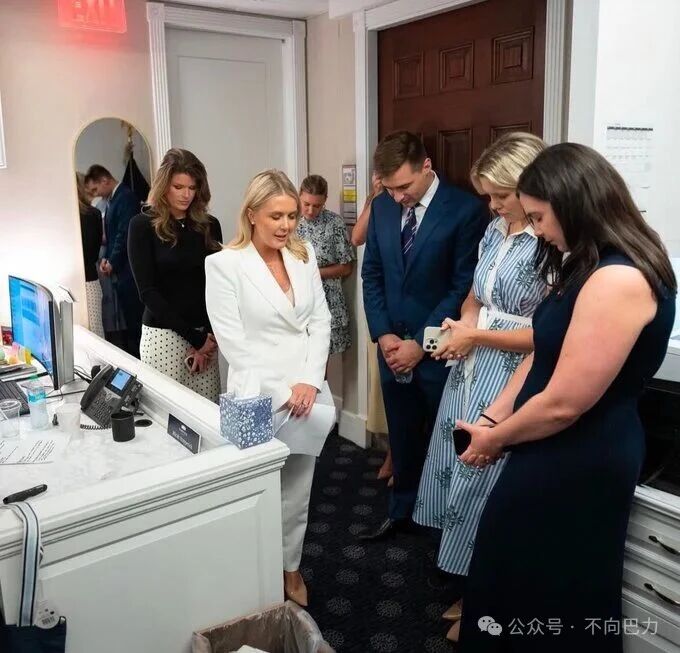 ը�ѣ�ʷ�������ᡢ�ܳ��İ׹���������ְ��