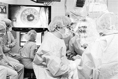 加州大学洛杉矶分校实施首例利用胚胎干细胞医治渐进式失明手术