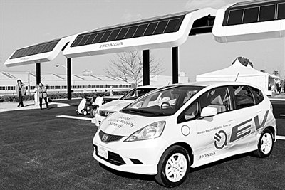 世界第一个太阳能高速公路电动汽车充电站网络在英国正式投入使用