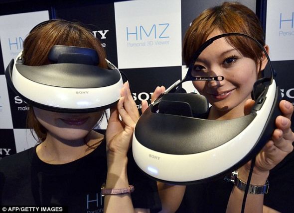 日本索尼: 世界首款头盔式3D显示器问世 售价800美元