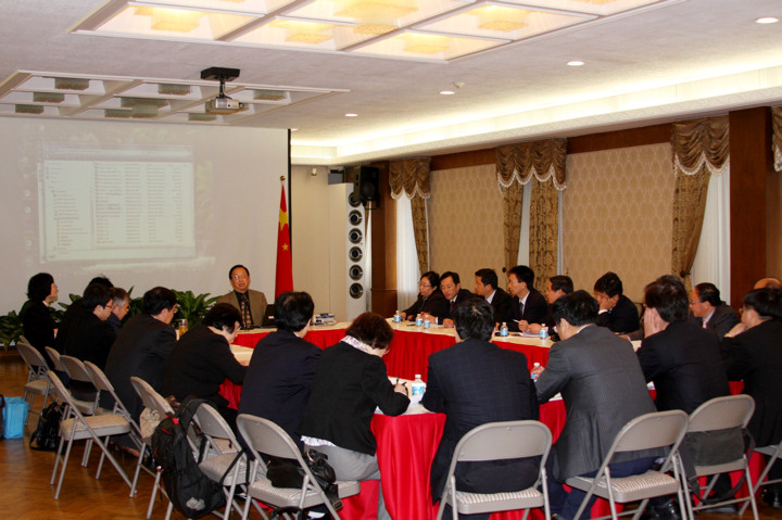 陈卫恒领事、姜镇英教授接待第一期中国大学校长海外研修团