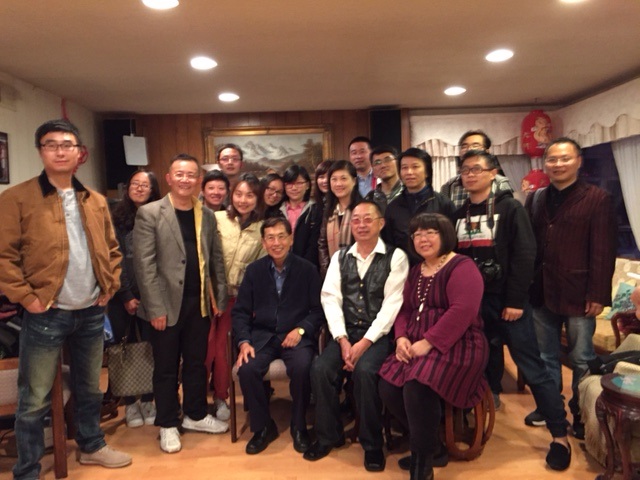 美国华裔教授专家网举行�q末分享晚�� 16位杰出人士获奖