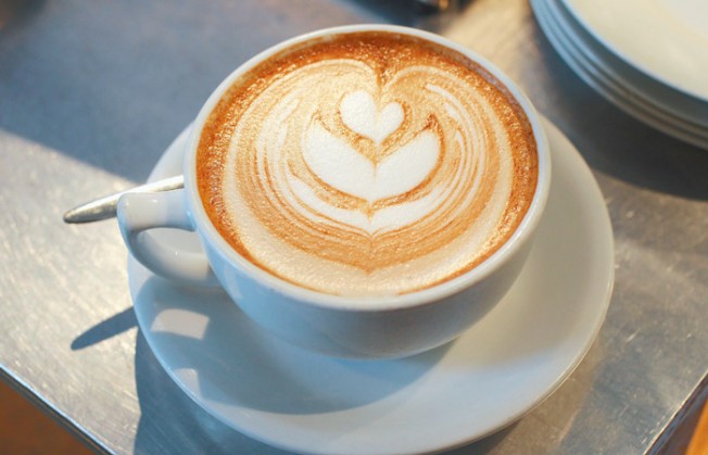 德州大�W「全��健康�c�I�B调查」发现：天天喝咖啡 �萎降42%
