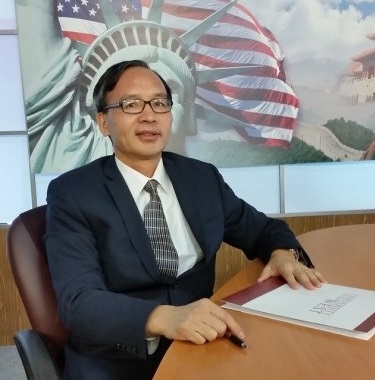 陈岳云教授接受��专�L： 展望“金砖五国”的发展与合作
