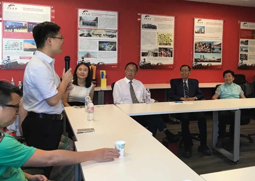 美西南地区华裔教授专家聚会欢送科技领事刘华和欢迎张斌领事